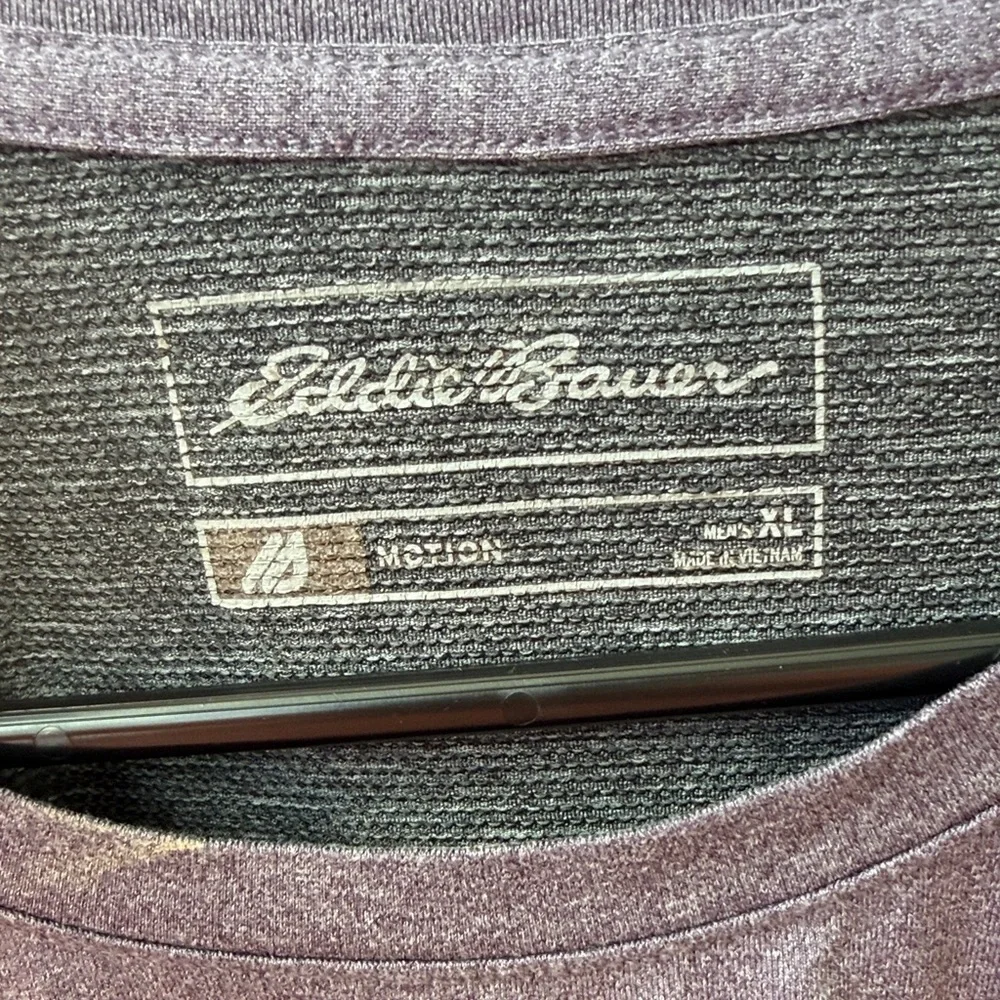 (139)Eddie Bauer Men’s Short-Sleeve Performance Tee - Plum with Charcoal Panels - Picture 2 of 5